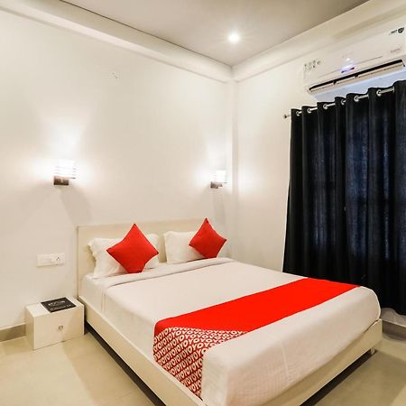 Collection O Sr Inn Chinhat Exterior foto