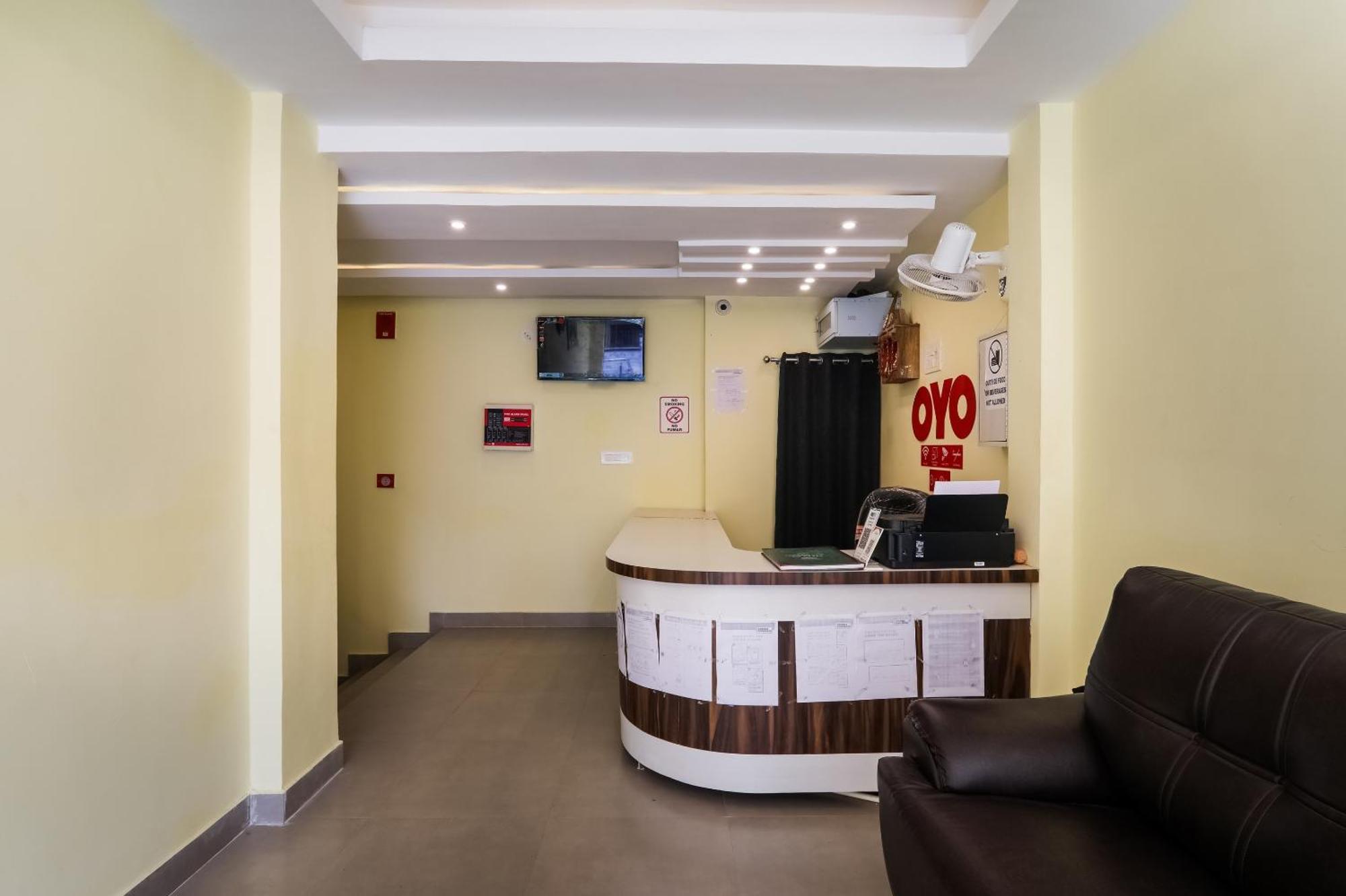 Collection O Sr Inn Chinhat Exterior foto