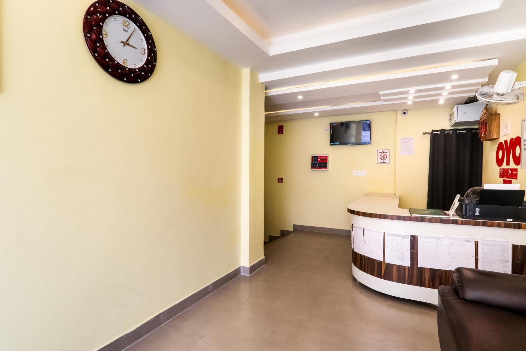 Collection O Sr Inn Chinhat Exterior foto