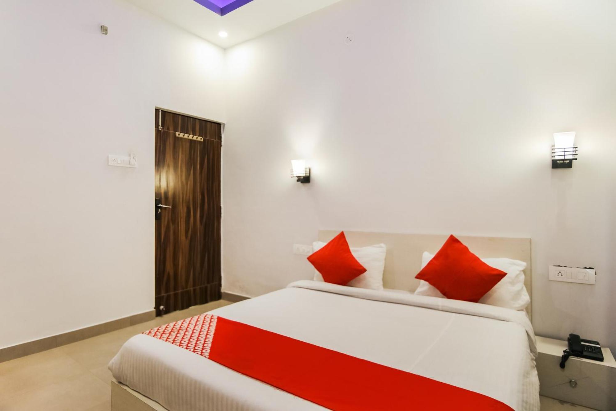 Collection O Sr Inn Chinhat Exterior foto